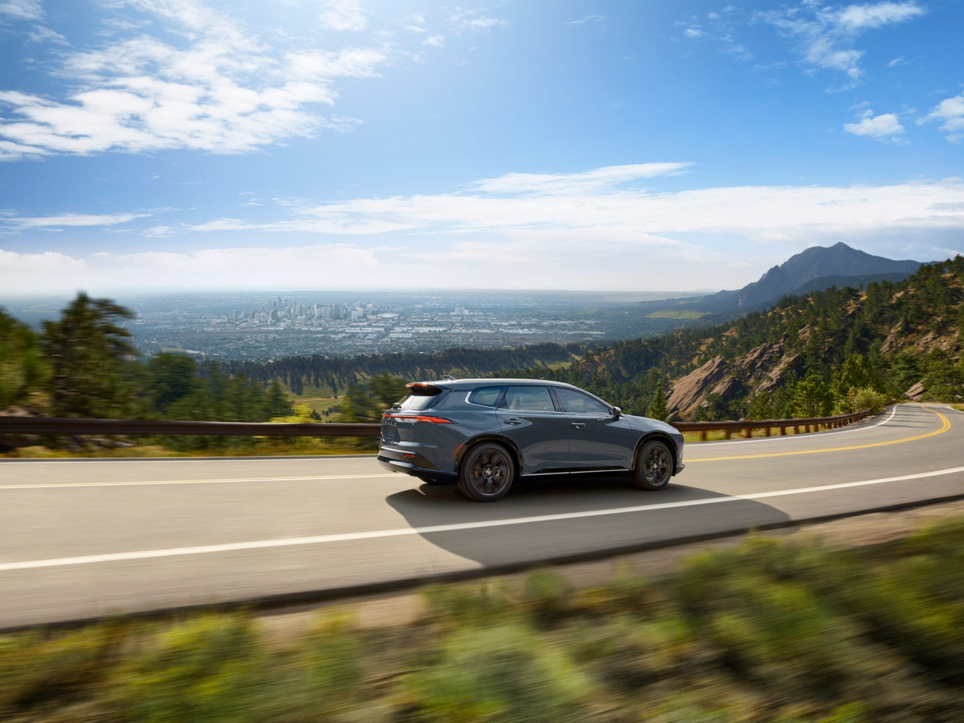 Toyota Crown Suv photo 5