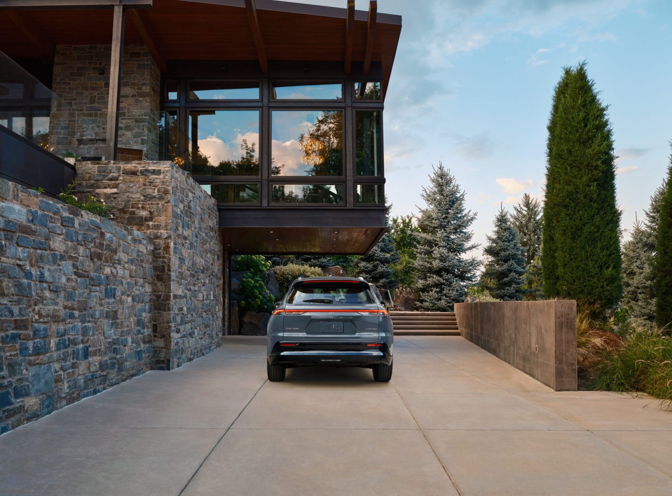 Toyota Crown Suv photo 6