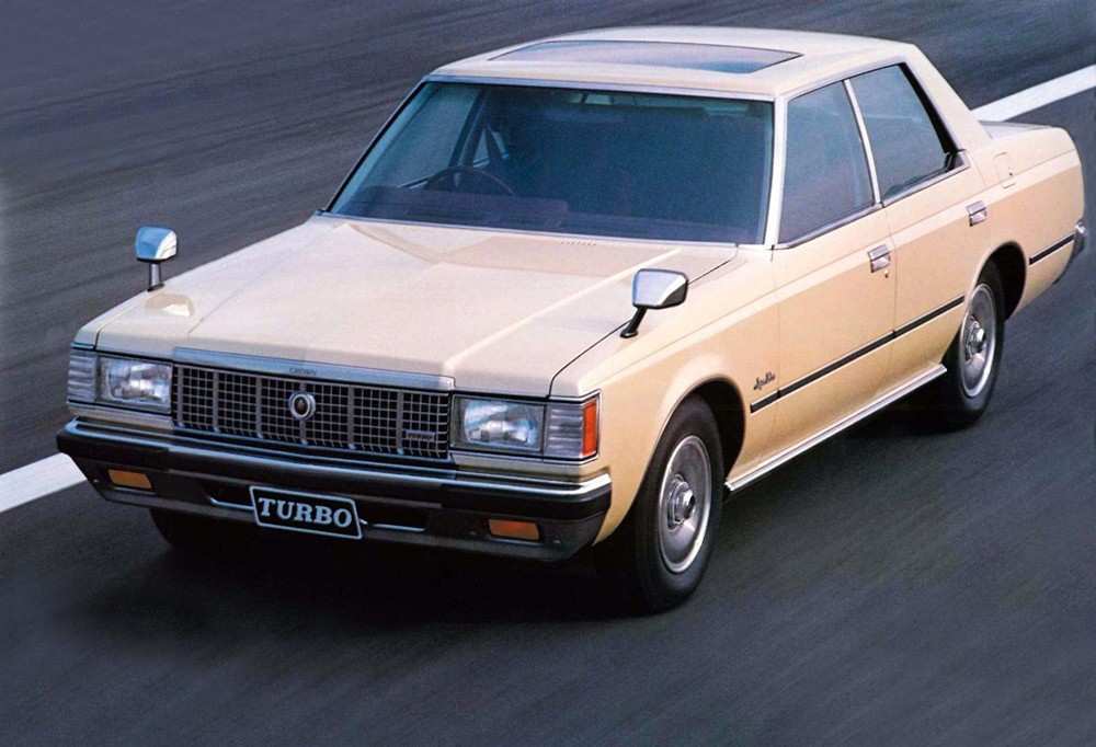 Toyota Crown photo 14