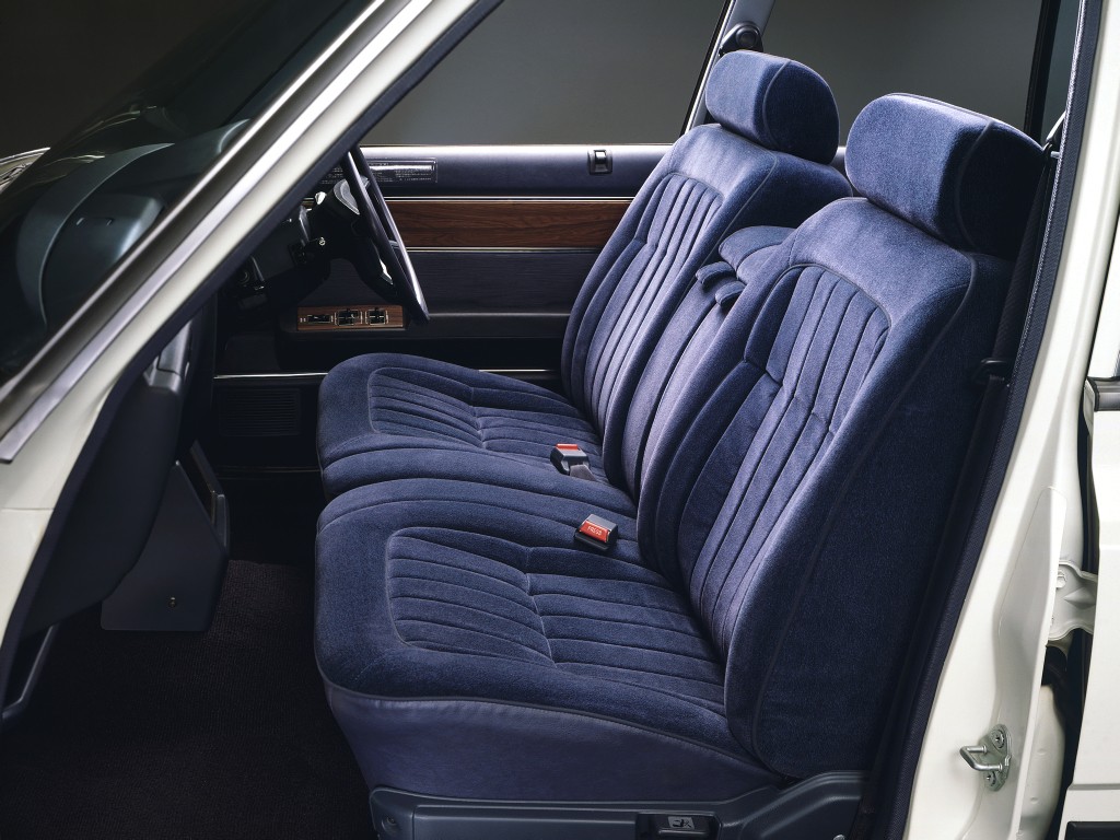 Toyota Crown photo 22