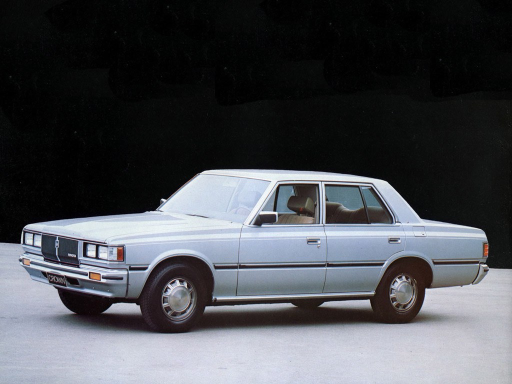 Toyota Crown photo 2