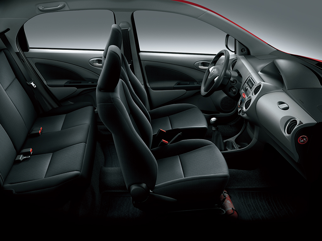 Toyota Etios Liva photo 11