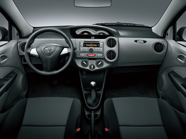 Toyota Etios Liva photo 12