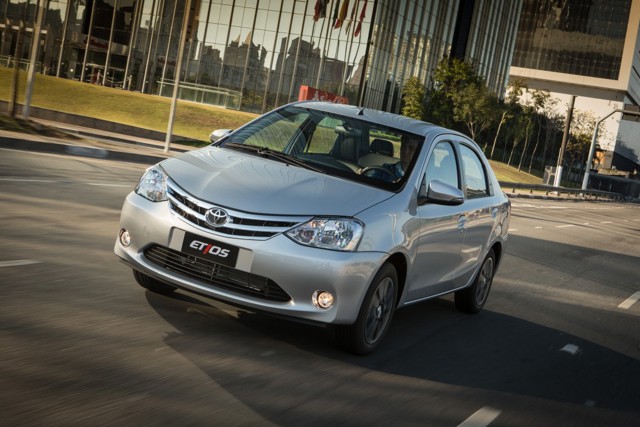 Toyota Etios foto 15
