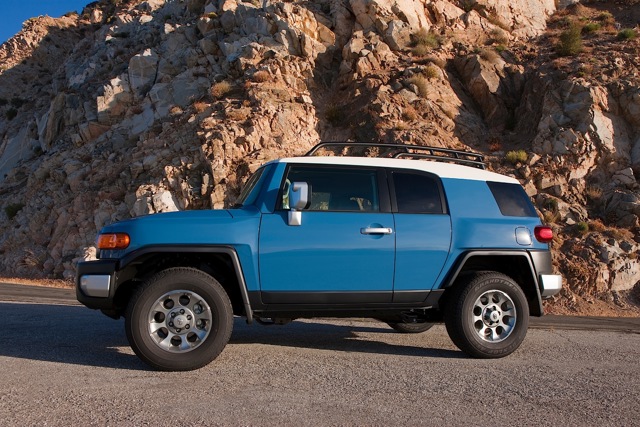 TOYOTA FJ Cruiser