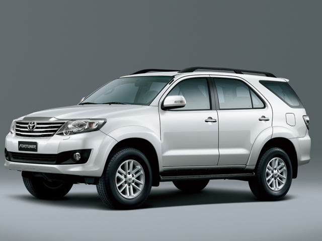 Toyota Fortuner foto 10
