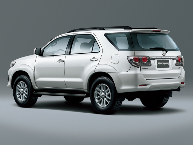 Toyota Fortuner foto 11