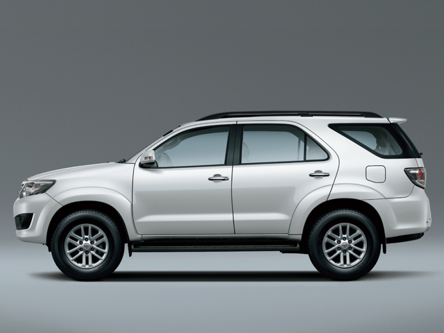 Toyota Fortuner foto 13
