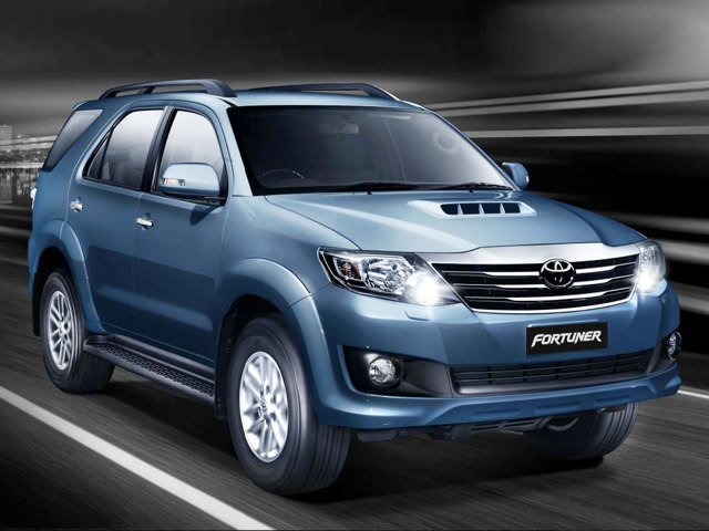 Toyota Fortuner foto 2