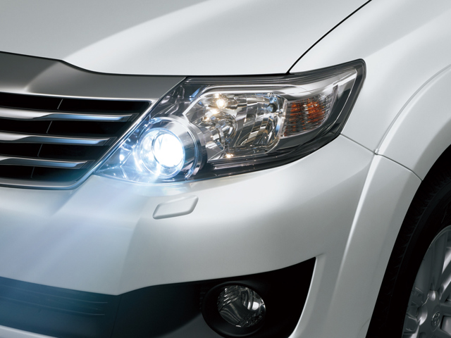 Toyota Fortuner foto 14