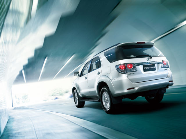 Toyota Fortuner foto 7