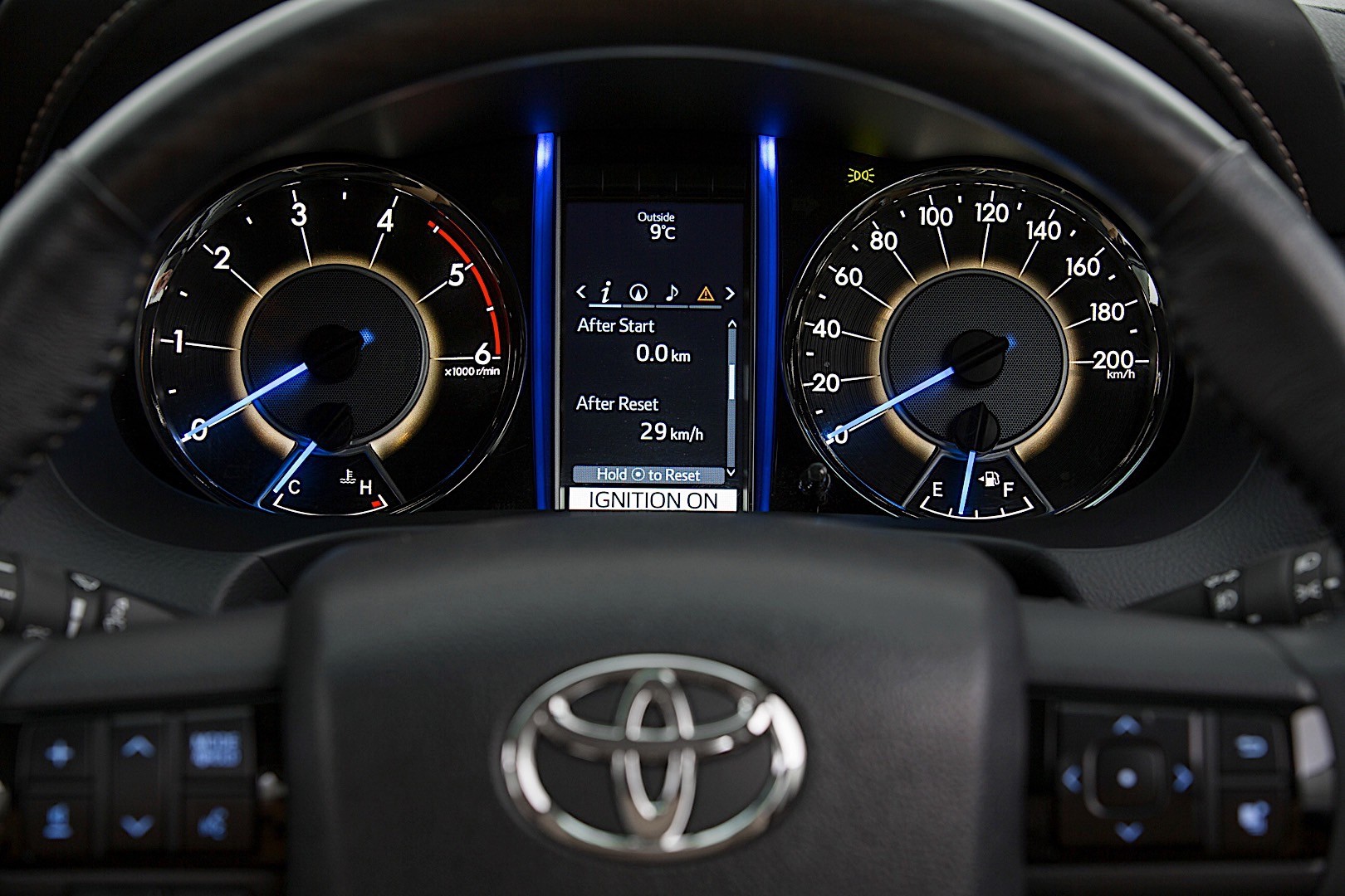 Toyota Fortuner photo 43