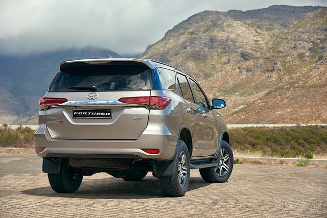 Toyota Fortuner photo 14