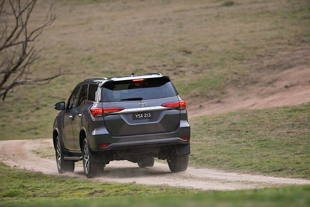 Toyota Fortuner photo 15