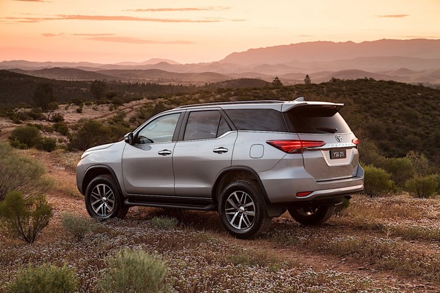 Toyota Fortuner photo 17