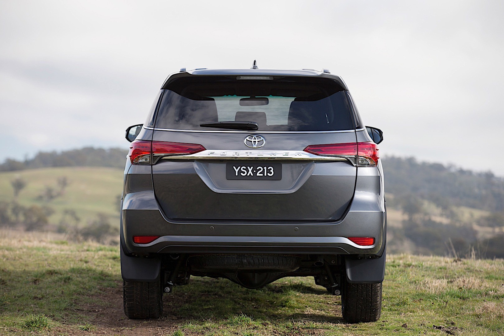 Toyota Fortuner photo 19