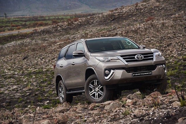 Toyota Fortuner photo 21