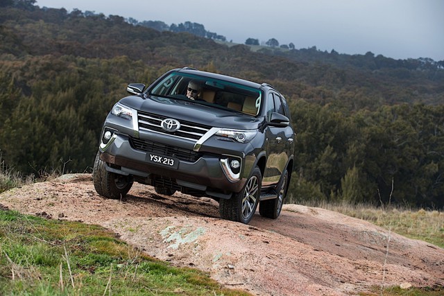 Toyota Fortuner photo 22