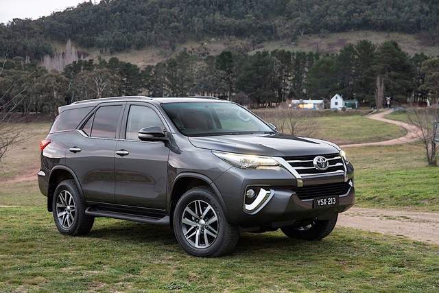 Toyota Fortuner photo 23