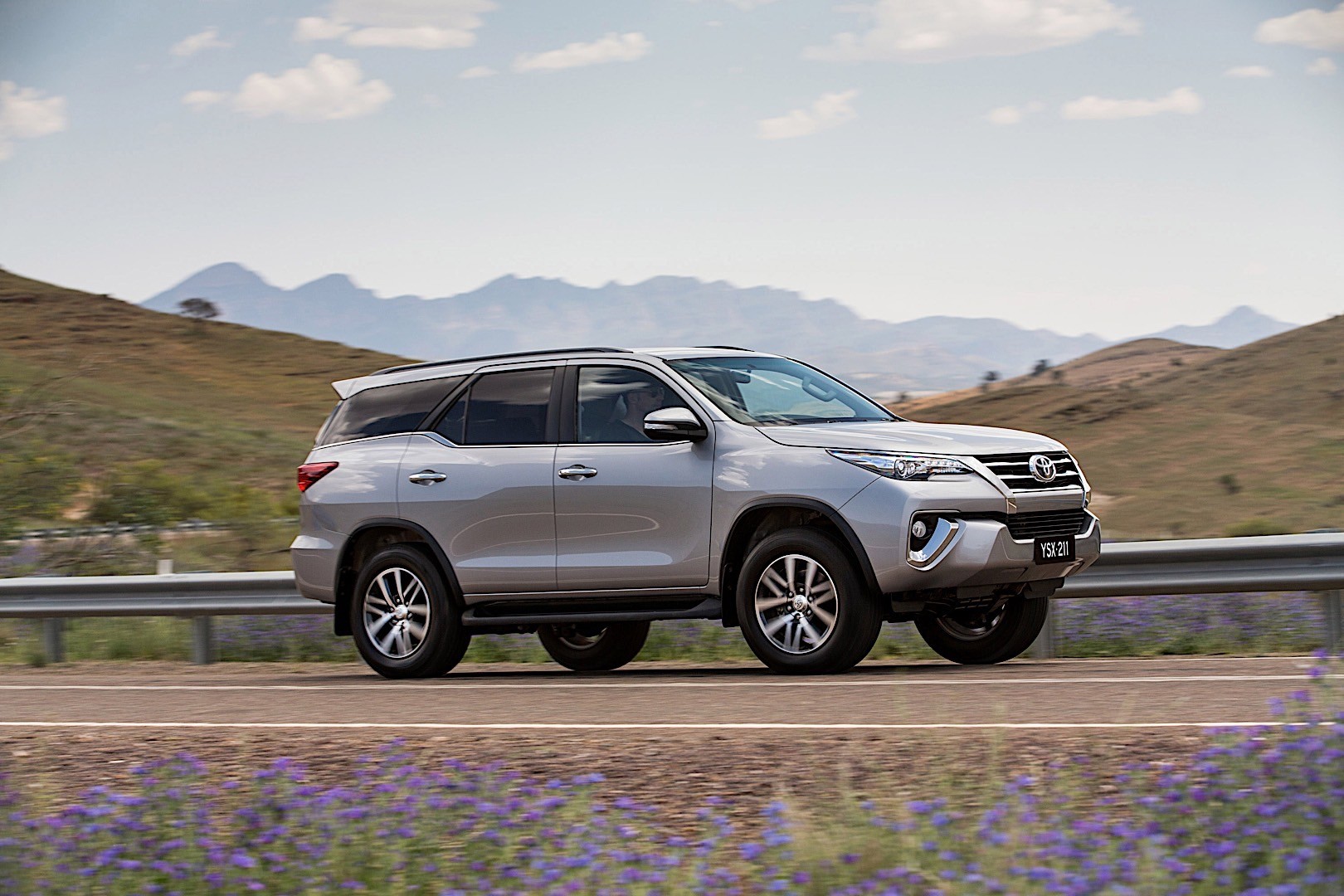 Toyota Fortuner photo 27