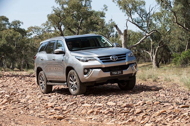 Toyota Fortuner photo 33