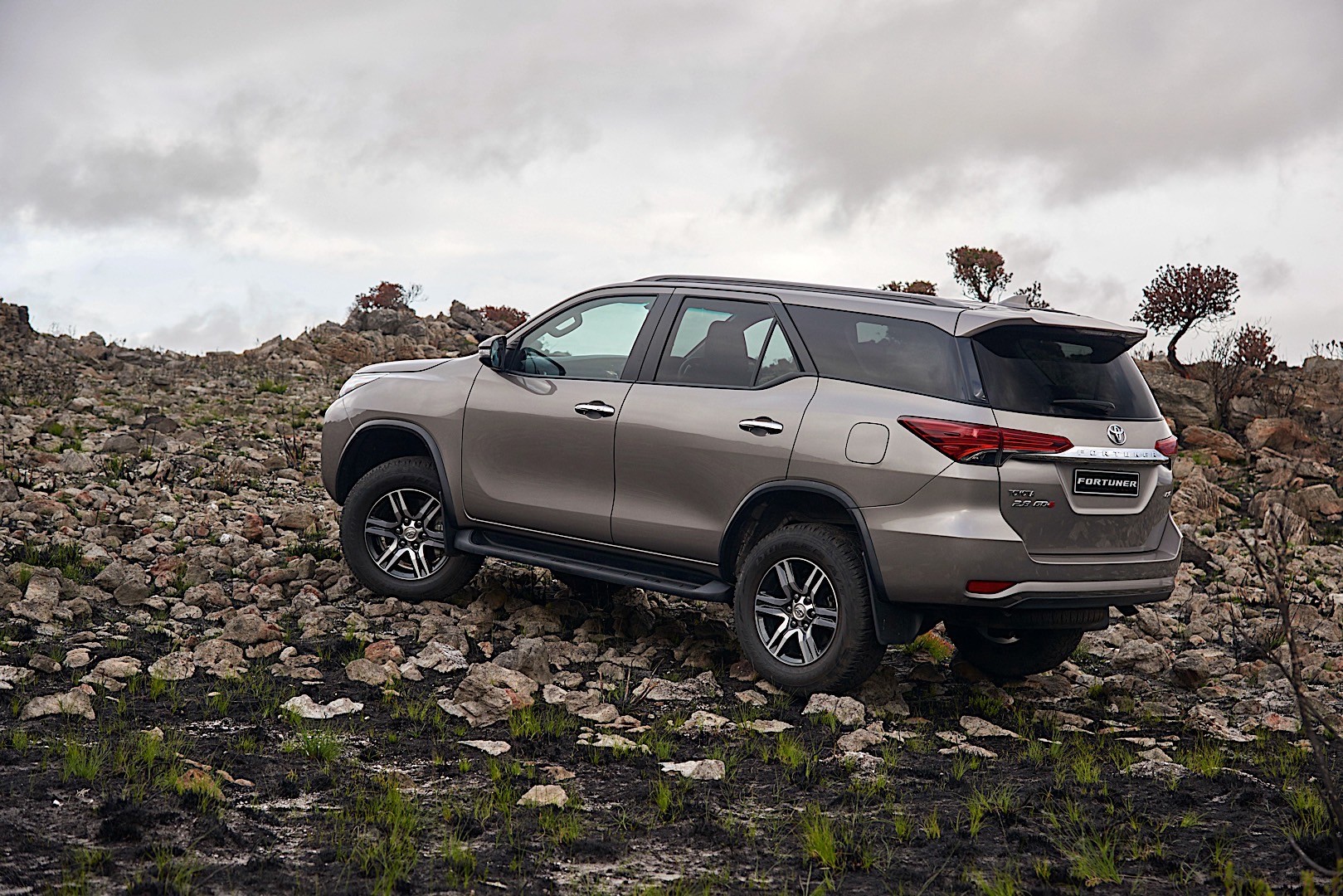 Toyota Fortuner photo 39