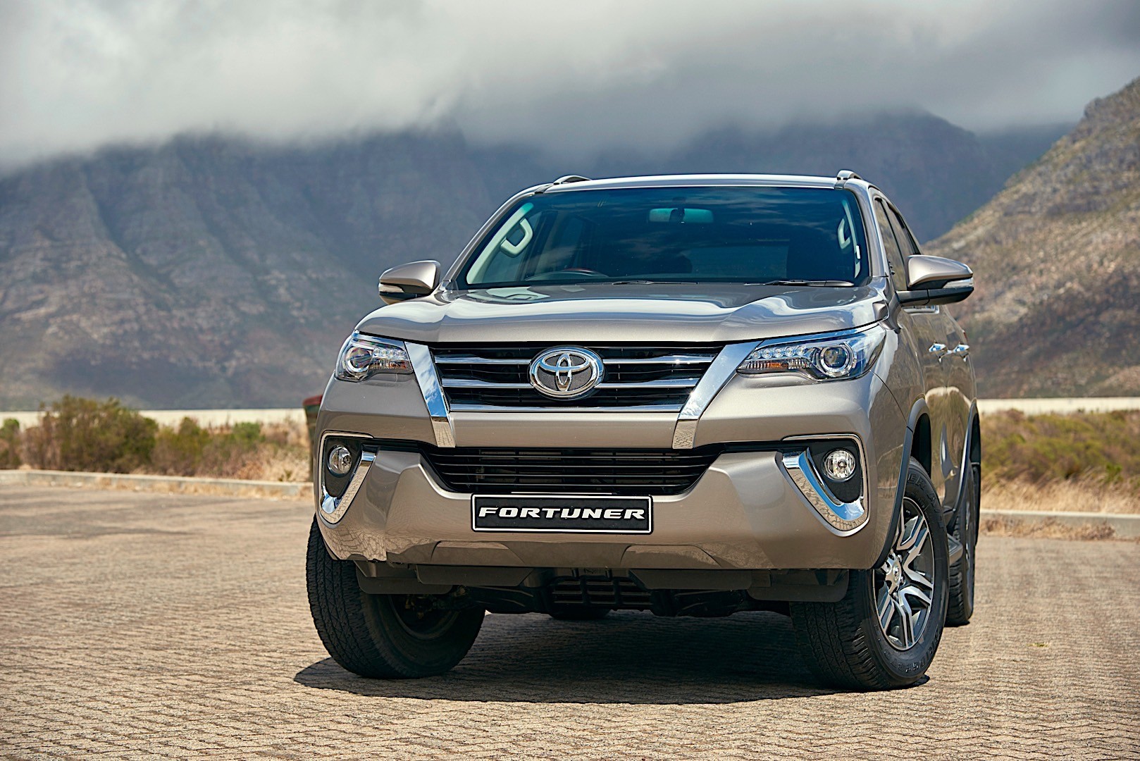 Toyota Fortuner photo 40