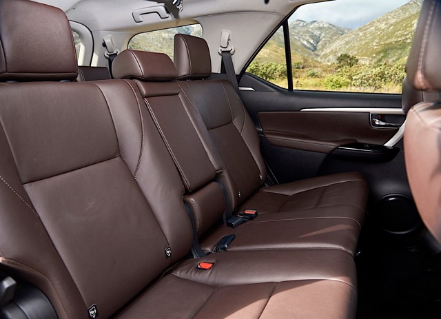 Toyota Fortuner photo 46
