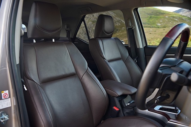 Toyota Fortuner photo 47