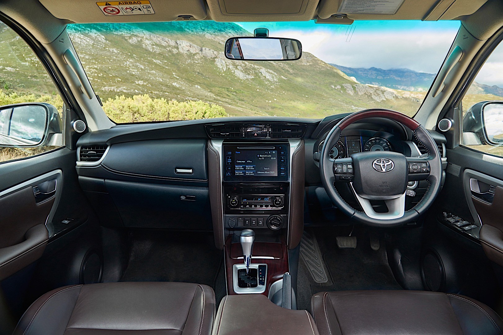 Toyota Fortuner photo 48