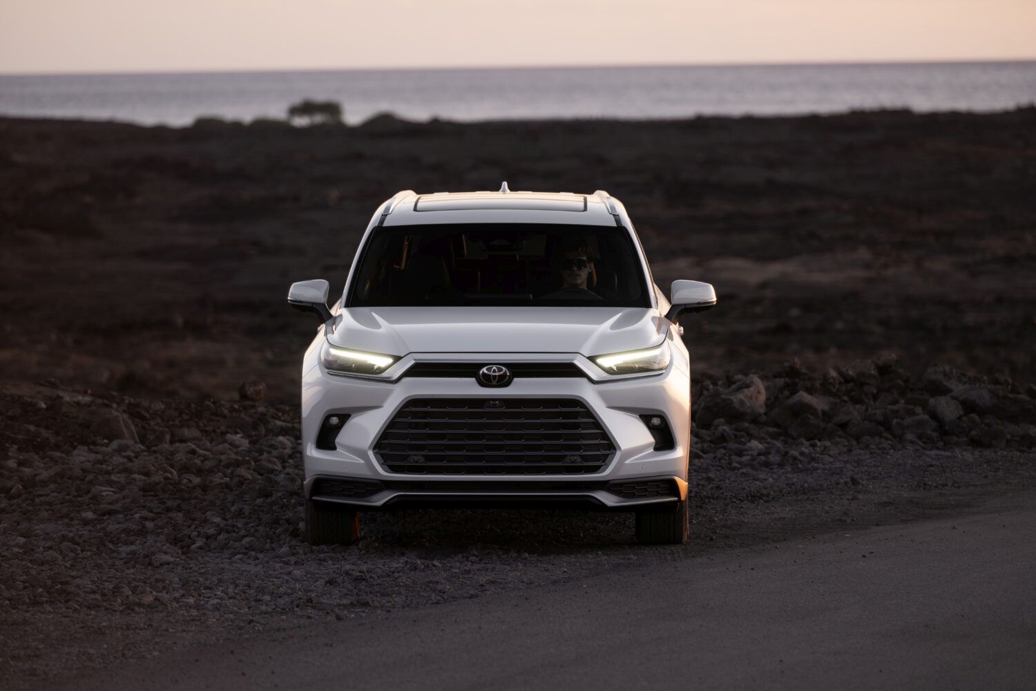 Toyota Grand Highlander photo 21