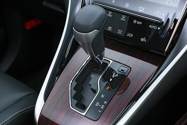 Toyota Harrier photo 25