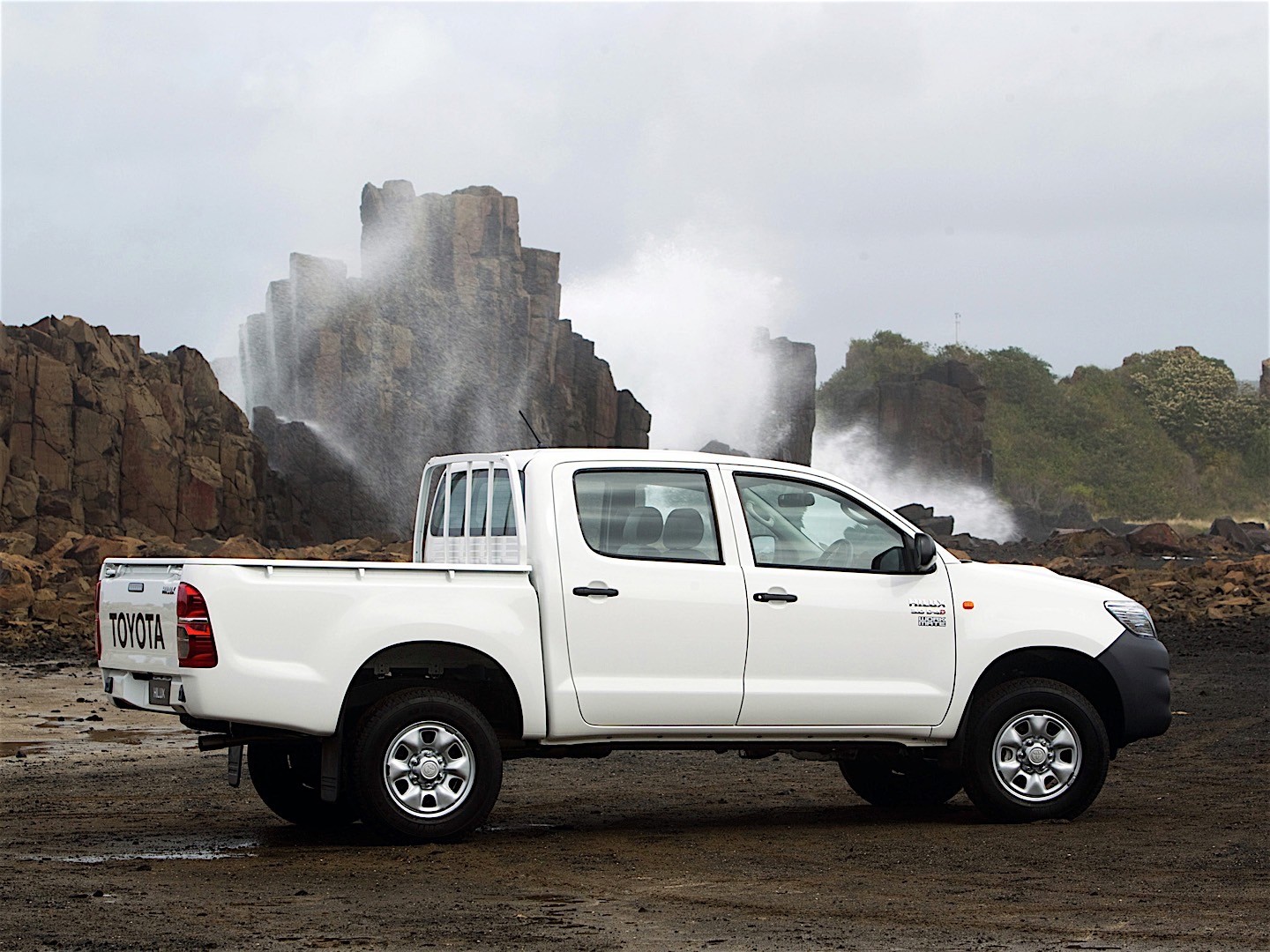 Toyota Hilux Double Cab photo 6