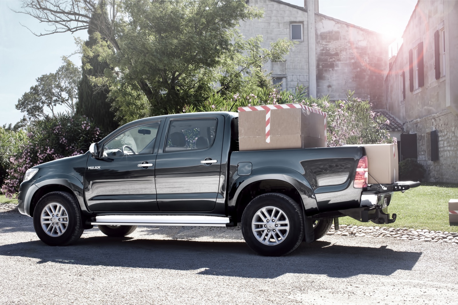 Toyota Hilux Double Cab photo 2