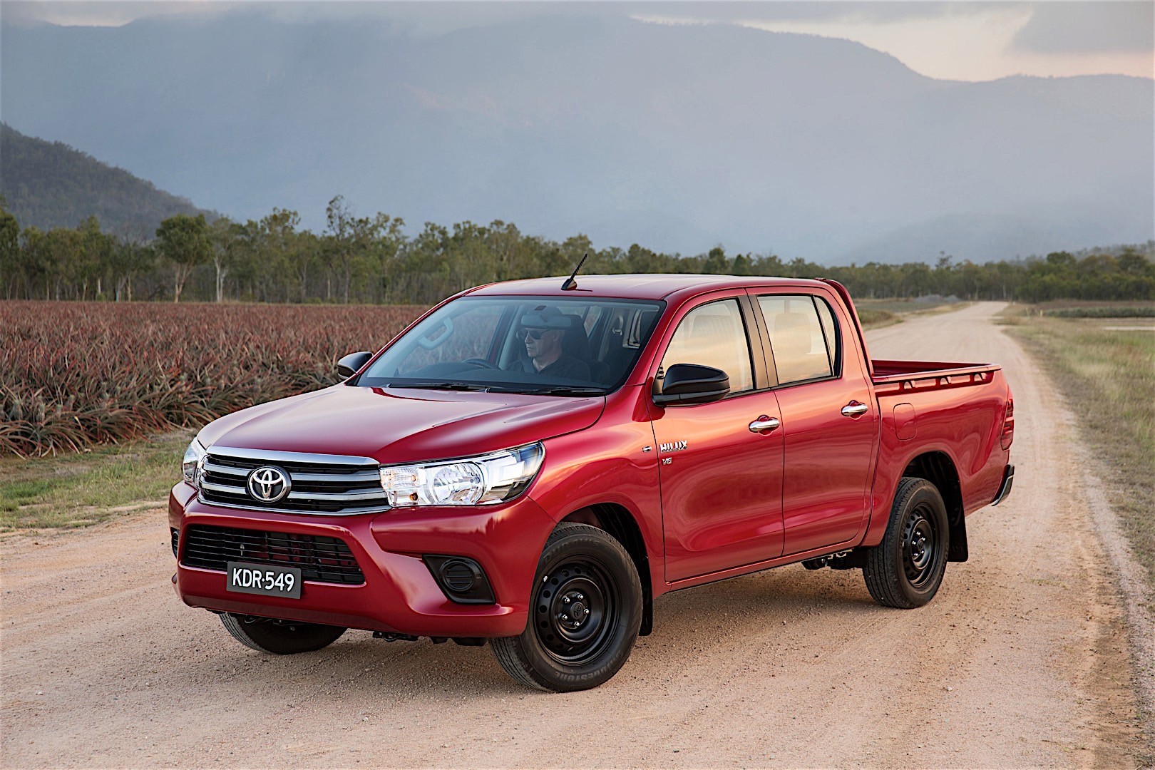 Toyota Hilux Double Cab photo 3