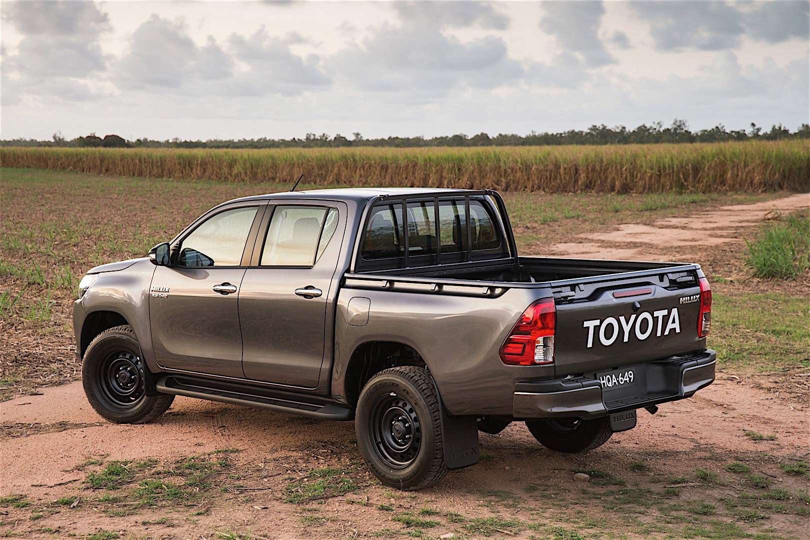 Toyota Hilux Double Cab photo 4