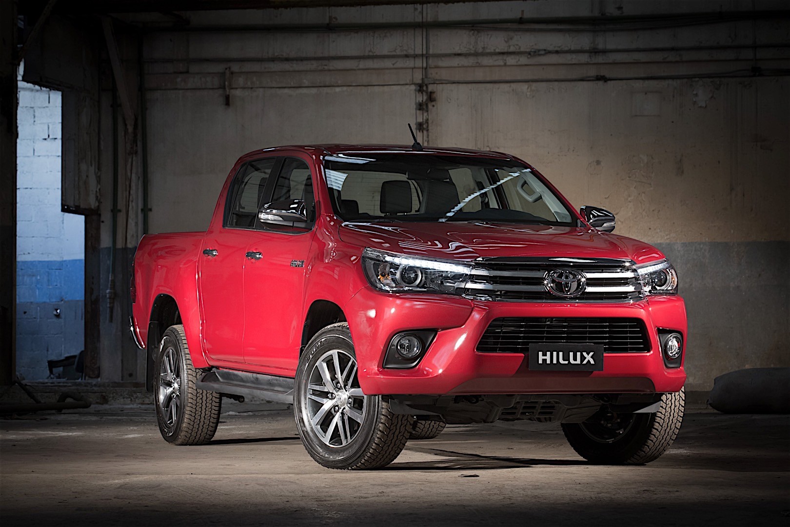 Toyota Hilux Double Cab photo 6