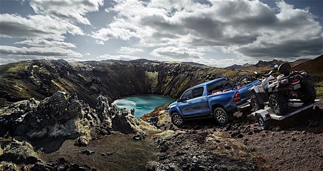 Toyota Hilux Double Cab photo 9
