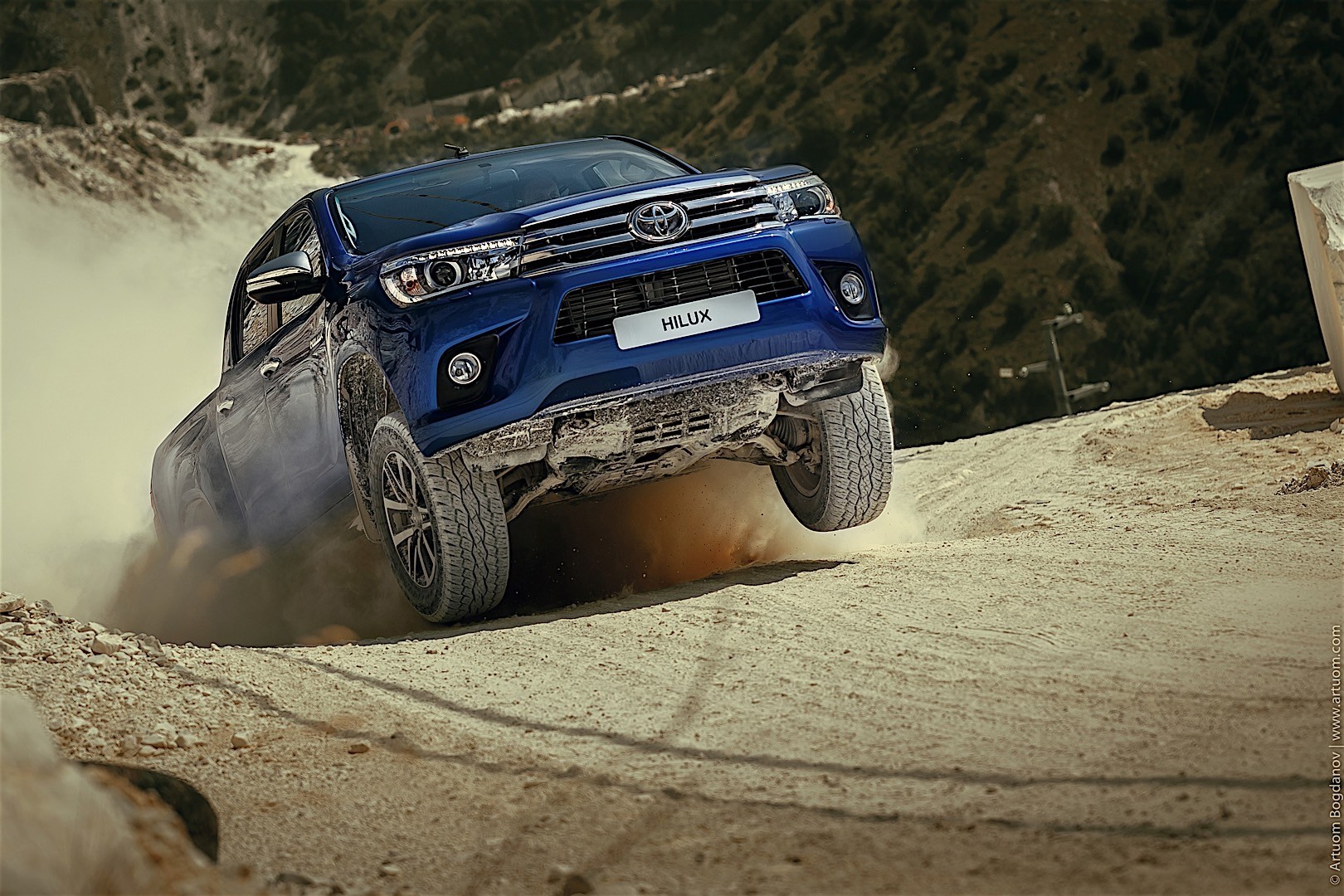 Toyota Hilux Double Cab photo 10