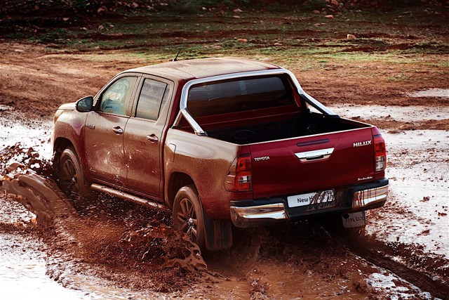 Toyota Hilux Double Cab photo 11