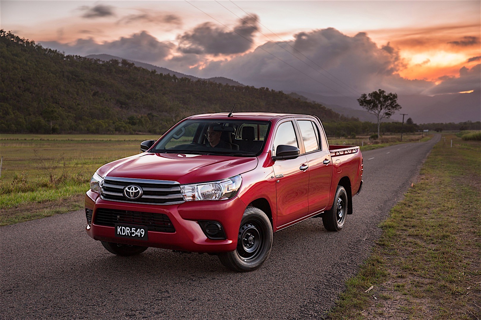 Toyota Hilux Double Cab photo 12