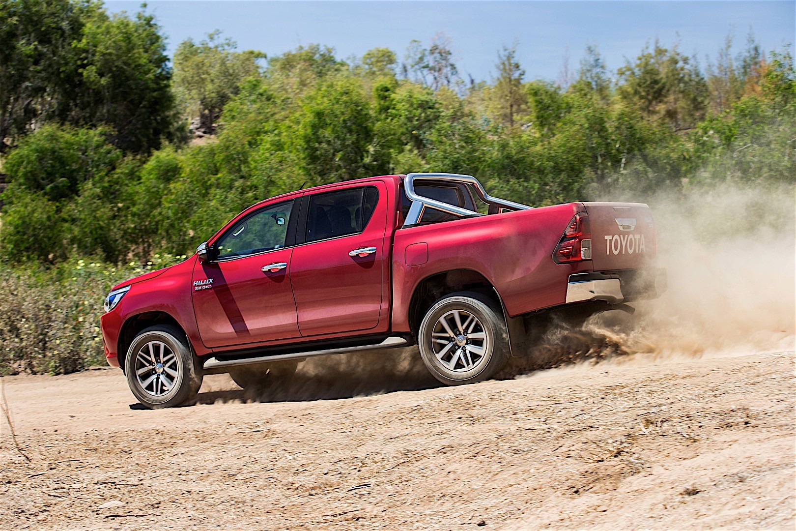 Toyota Hilux Double Cab photo 13