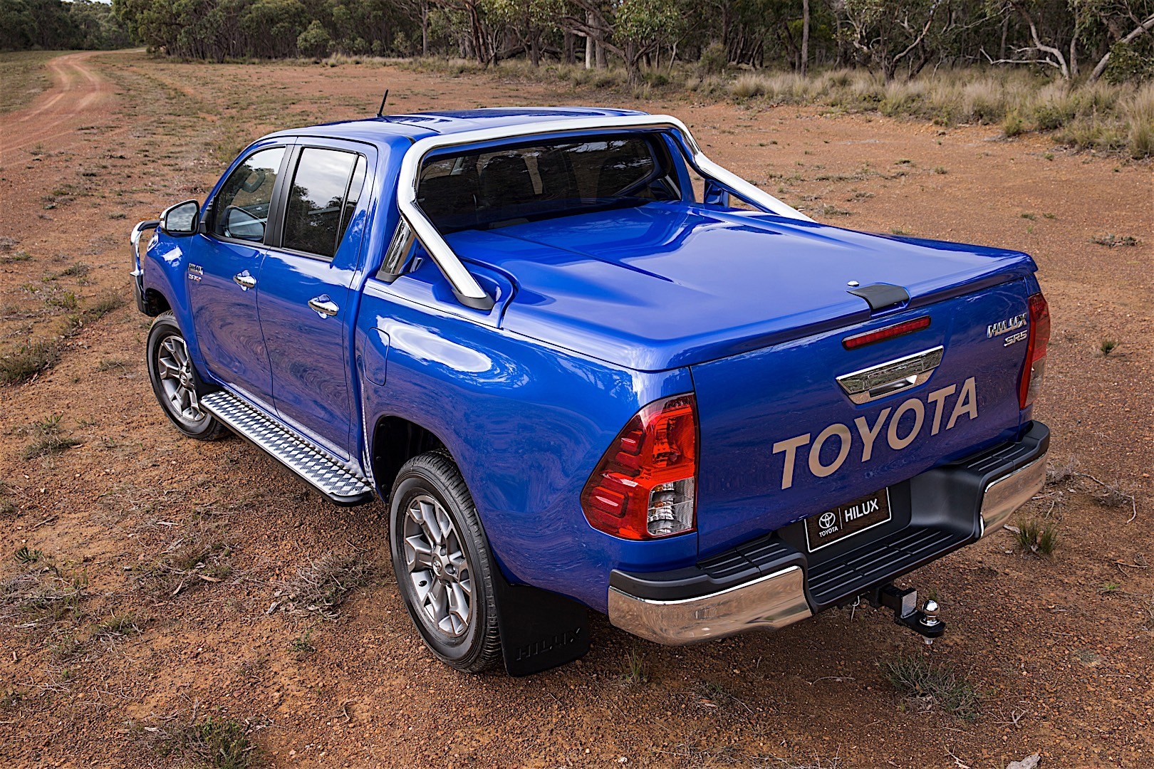 Toyota Hilux Double Cab photo 14