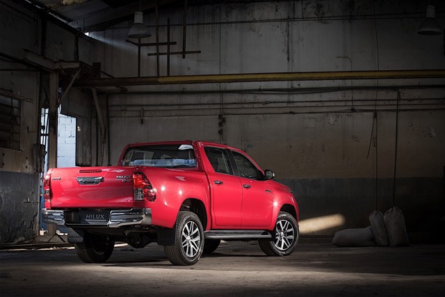 Toyota Hilux Double Cab photo 15