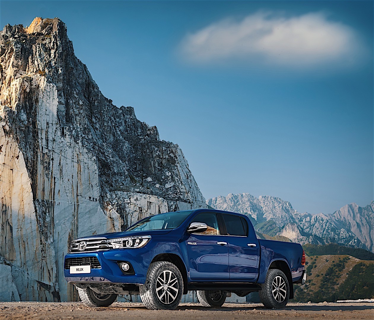 Toyota Hilux Double Cab photo 21