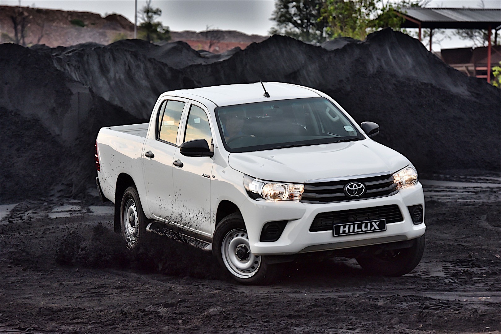 Toyota Hilux Double Cab photo 25