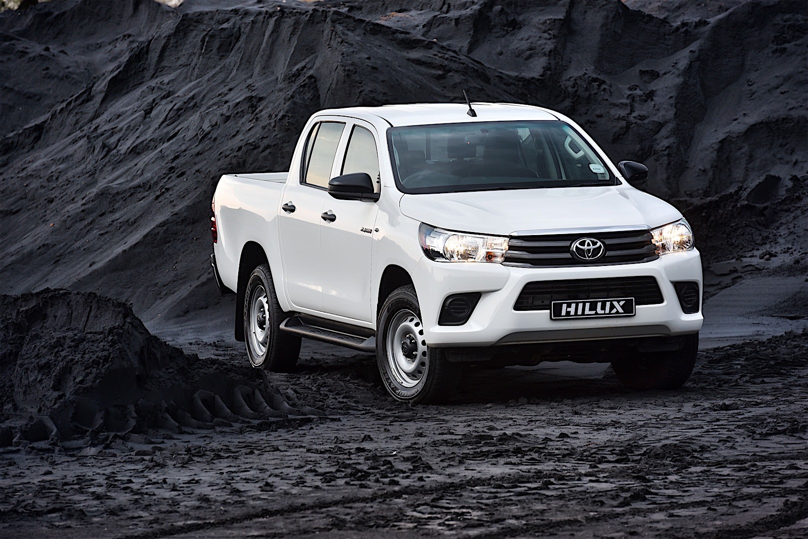 Toyota Hilux Double Cab photo 26