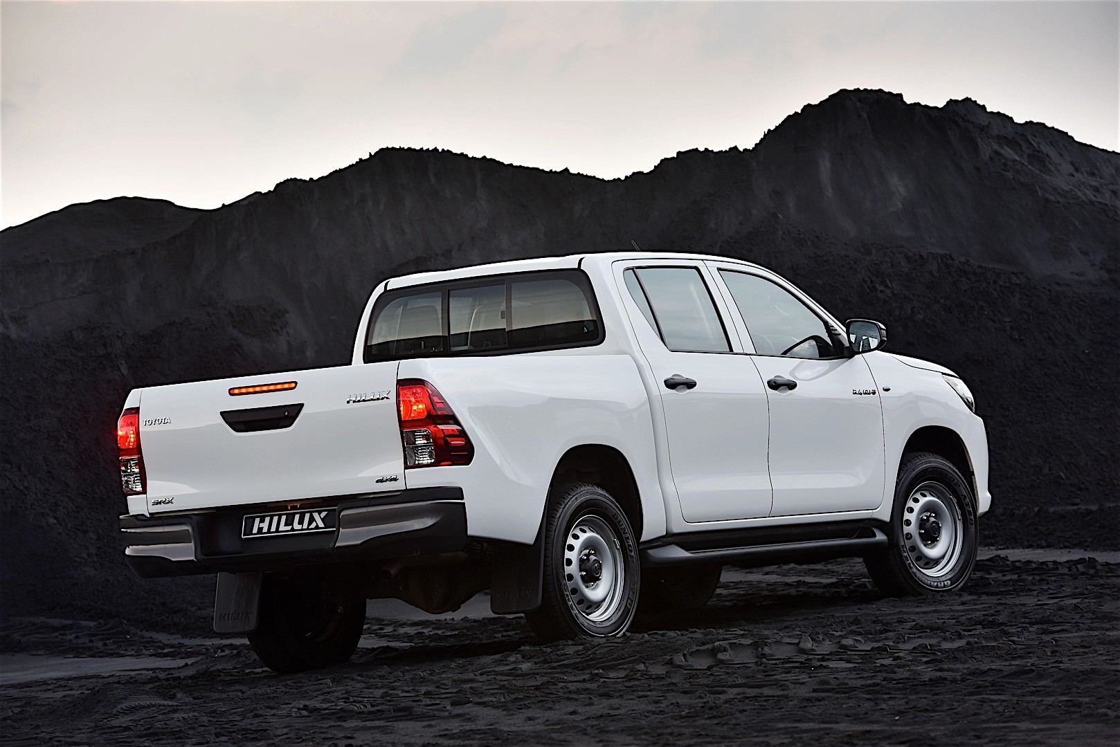 Toyota Hilux Double Cab photo 27