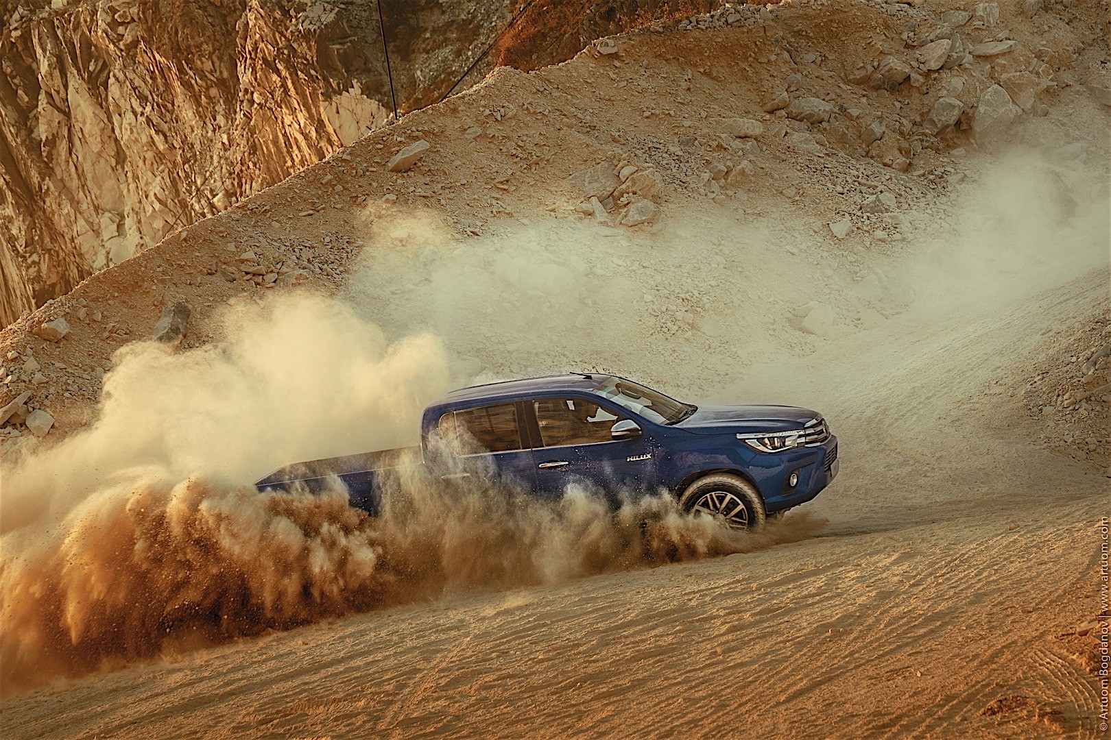 Toyota Hilux Double Cab photo 28