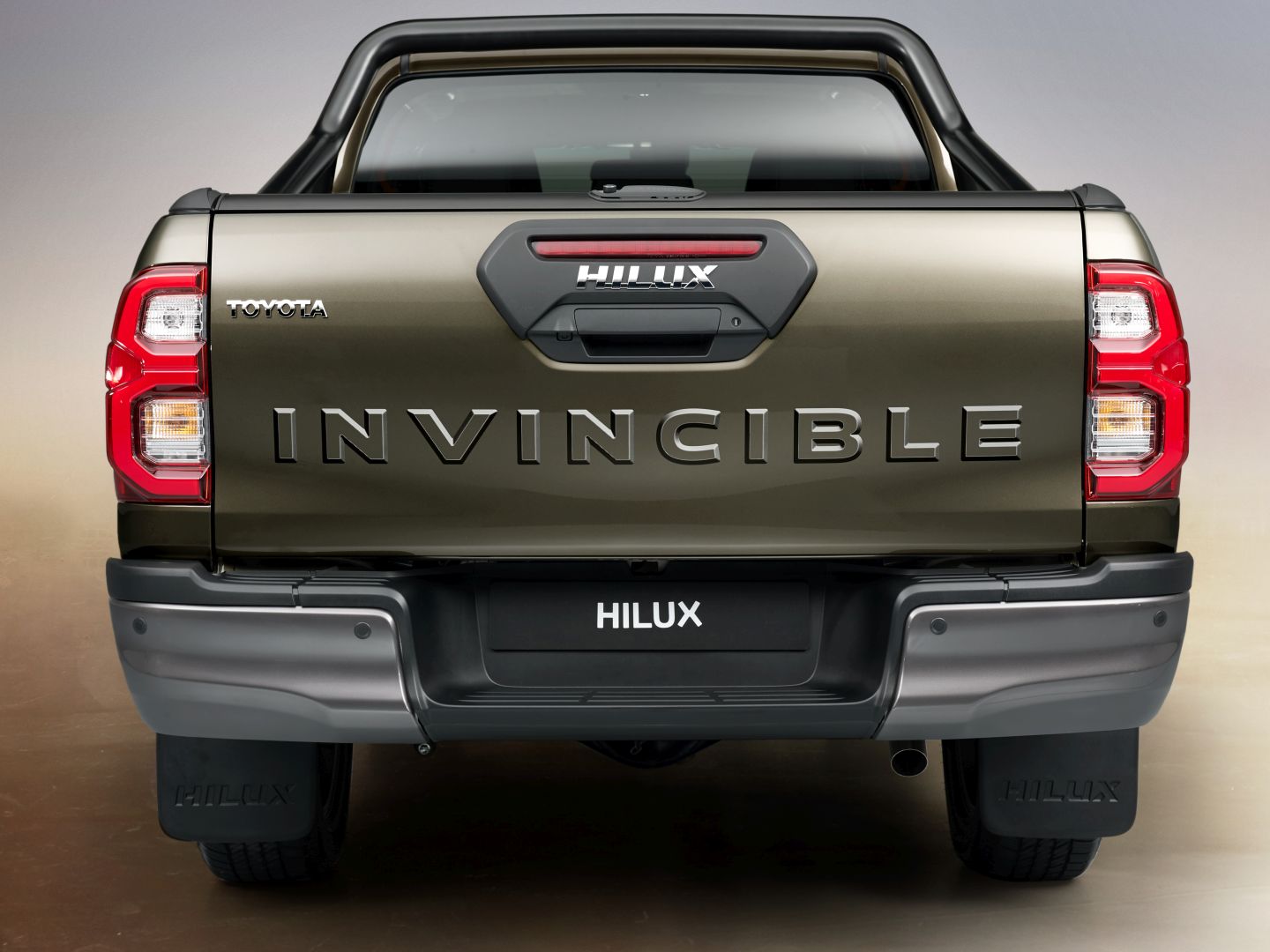 Toyota Hilux Double Cab photo 11